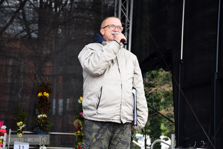 Żur burmistrza, występy dzieci i pokaz kulinarny. Jarmark wielkanocny w Kamieńcu Ząbkowickim [foto]