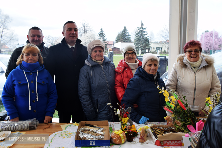 Żur burmistrza, występy dzieci i pokaz kulinarny. Jarmark wielkanocny w Kamieńcu Ząbkowickim [foto]