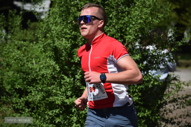 Biegowe emocje w Henrykowie – 14. Półmaraton Henrykowski i 10. Dycha Księgi Henrykowskiej [foto]