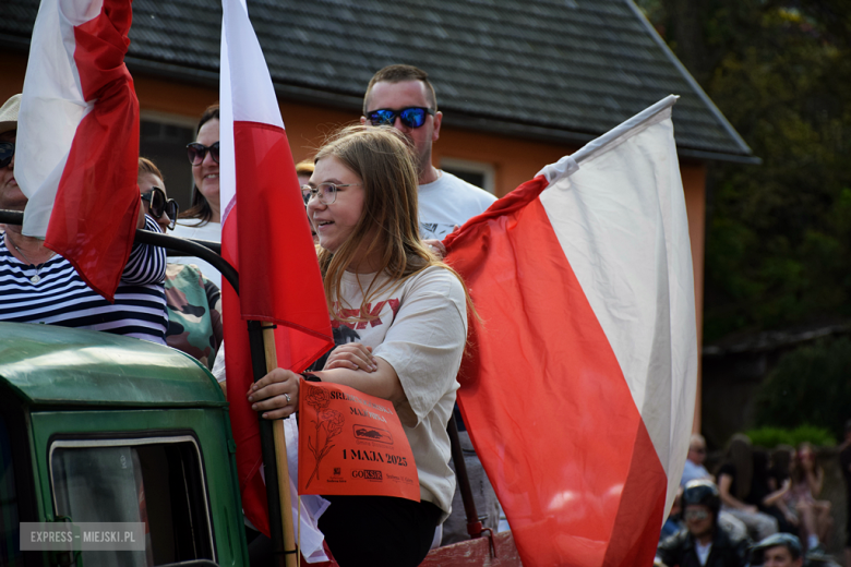 Towarzysze i towarzyszki na ulicach! Pierwszomajowy marsz otworzył Majówkę w Srebrnej Górze [foto]