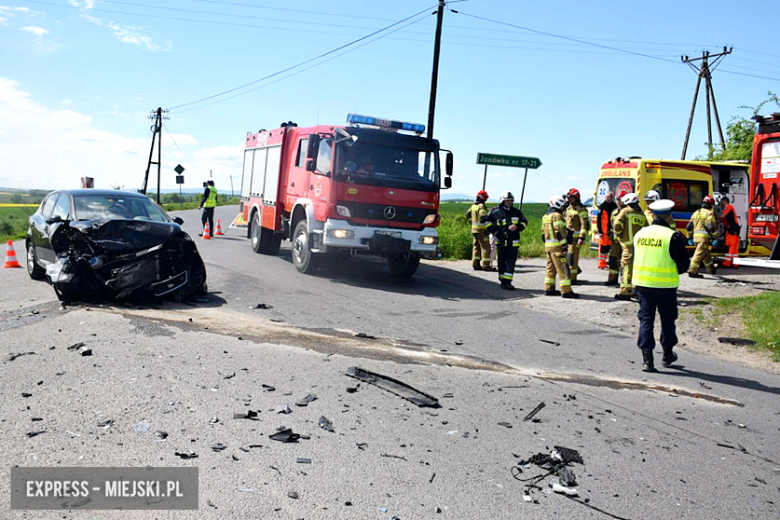 Zderzenie trzech samochodów osobowych między Ciepłowodami a Targowicą 
