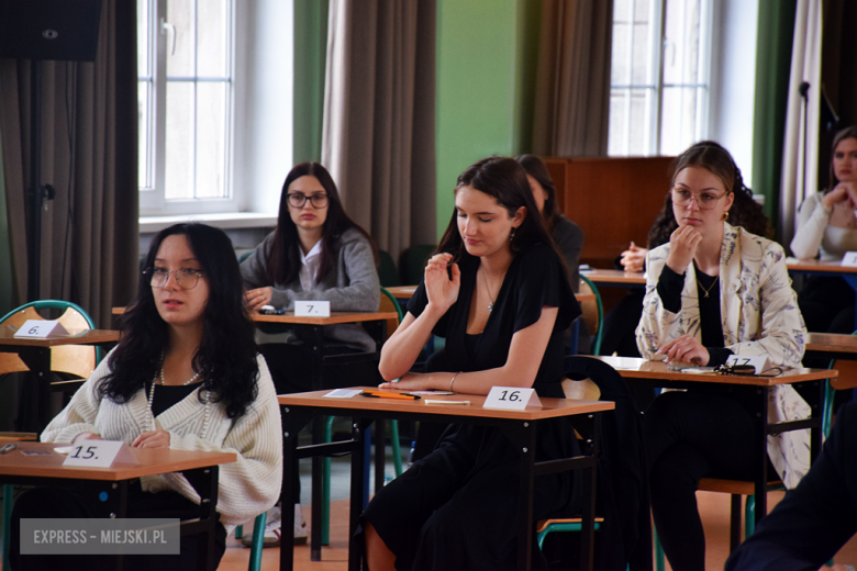 Matura 2025 rozpoczęta! W ząbkowickim liceum do egzaminu przystąpiło ponad 100 uczniów