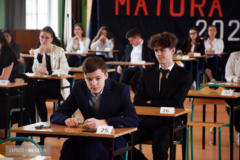 Matura 2025 rozpoczęta! W ząbkowickim liceum do egzaminu przystąpiło ponad 100 uczniów