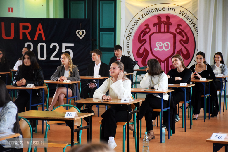 Matura 2025 rozpoczęta! W ząbkowickim liceum do egzaminu przystąpiło ponad 100 uczniów