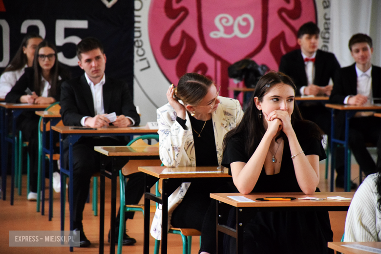 Matura 2025 rozpoczęta! W ząbkowickim liceum do egzaminu przystąpiło ponad 100 uczniów