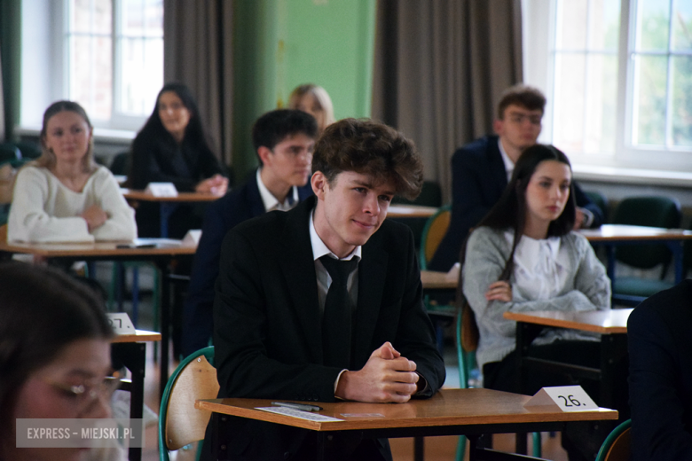 Matura 2025 rozpoczęta! W ząbkowickim liceum do egzaminu przystąpiło ponad 100 uczniów