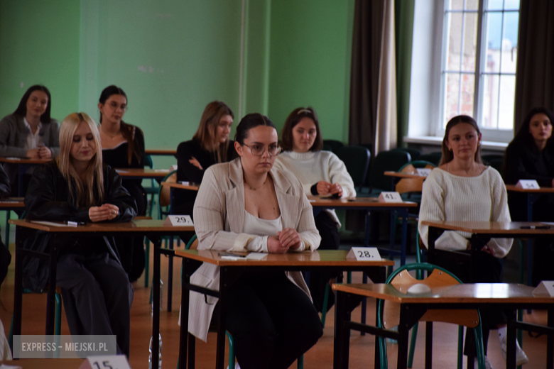 Matura 2025 rozpoczęta! W ząbkowickim liceum do egzaminu przystąpiło ponad 100 uczniów
