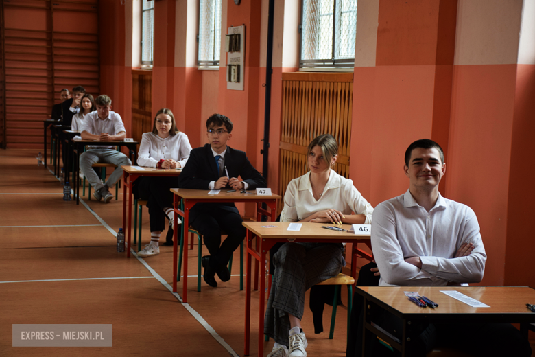 Matura 2025 rozpoczęta! W ząbkowickim liceum do egzaminu przystąpiło ponad 100 uczniów