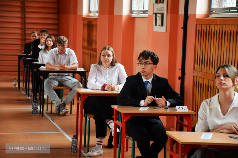 Matura 2025 rozpoczęta! W ząbkowickim liceum do egzaminu przystąpiło ponad 100 uczniów