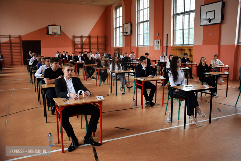 Matura 2025 rozpoczęta! W ząbkowickim liceum do egzaminu przystąpiło ponad 100 uczniów