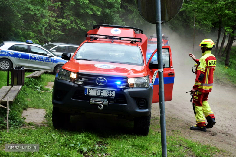 Kobieta skoczyła z urwiska nad obrywem skalnym
