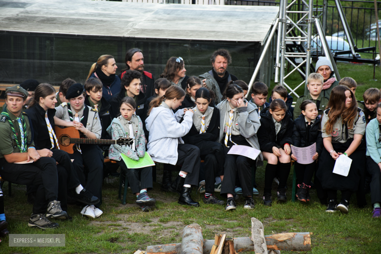 Blask ognia, dźwięk gitar i harcerskie melodie – ruszył Srebrnogórski Festiwal Piosenki Harcerskie