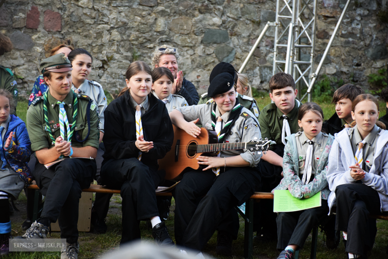 Blask ognia, dźwięk gitar i harcerskie melodie – ruszył Srebrnogórski Festiwal Piosenki Harcerskie