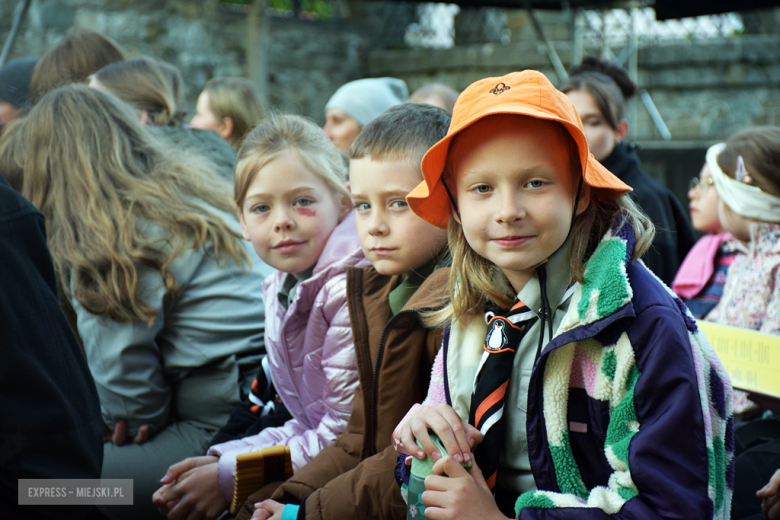 	Blask ognia, dźwięk gitar i harcerskie melodie – ruszył Srebrnogórski Festiwal Piosenki Harcerskie