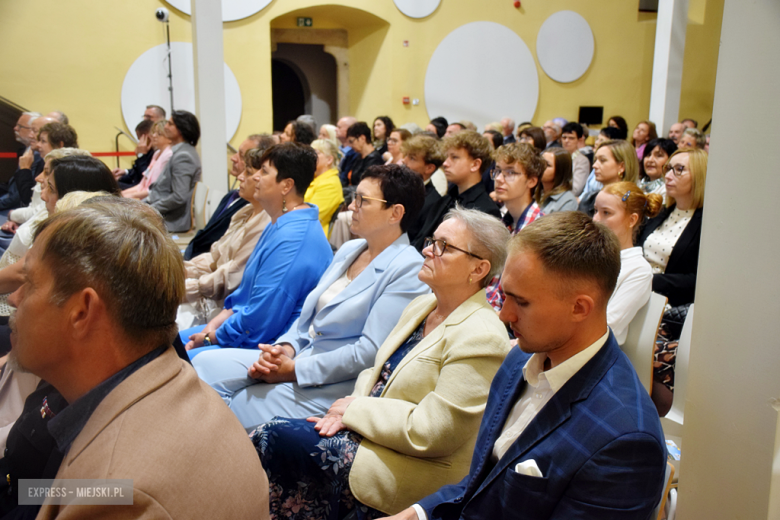 Uroczysta sesja Rady Miejskiej w Złotym Stoku z okazji 35-lecia odrodzenia samorządu terytorialnego