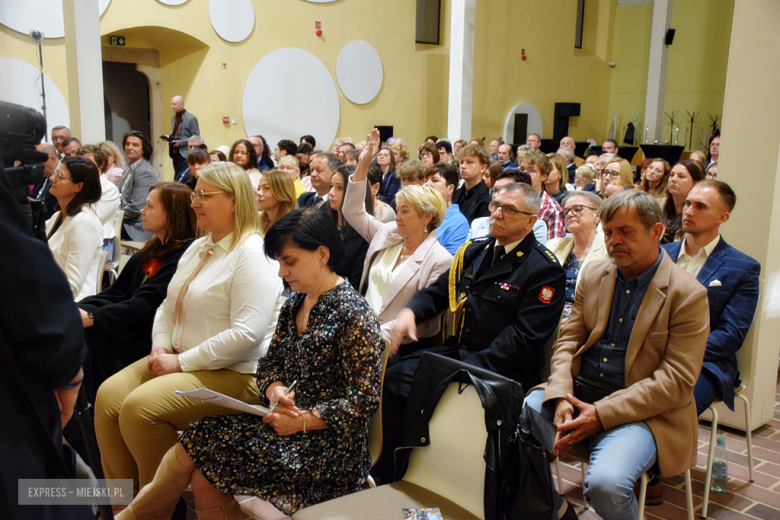 Uroczysta sesja Rady Miejskiej w Złotym Stoku z okazji 35-lecia odrodzenia samorządu terytorialnego