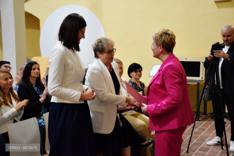Uroczysta sesja Rady Miejskiej w Złotym Stoku z okazji 35-lecia odrodzenia samorządu terytorialnego