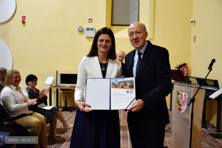 Uroczysta sesja Rady Miejskiej w Złotym Stoku z okazji 35-lecia odrodzenia samorządu terytorialnego