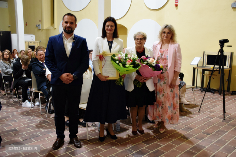 Uroczysta sesja Rady Miejskiej w Złotym Stoku z okazji 35-lecia odrodzenia samorządu terytorialnego