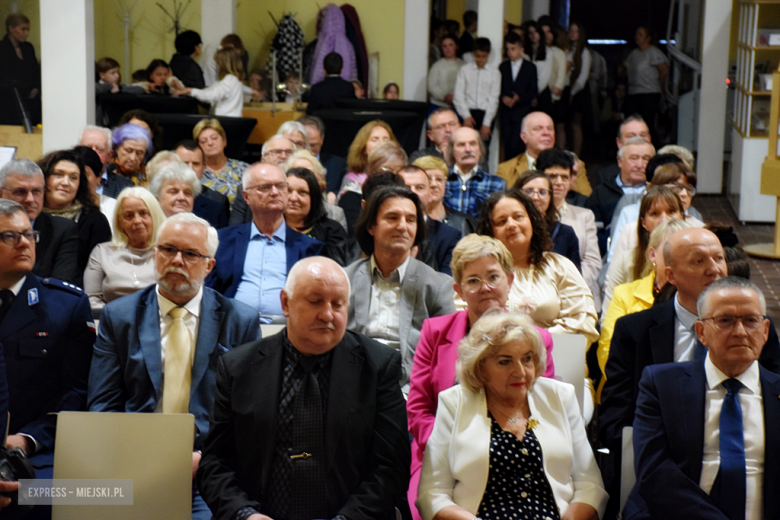Uroczysta sesja Rady Miejskiej w Złotym Stoku z okazji 35-lecia odrodzenia samorządu terytorialnego