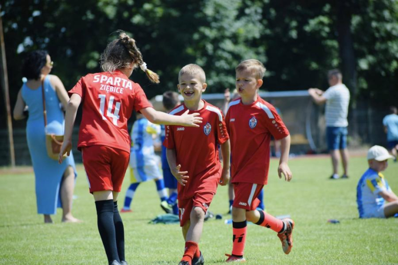 Dziecięce święto piłki nożnej w Ziębicach. VIII Memoriał im. Henryka Kowalczyka za nami