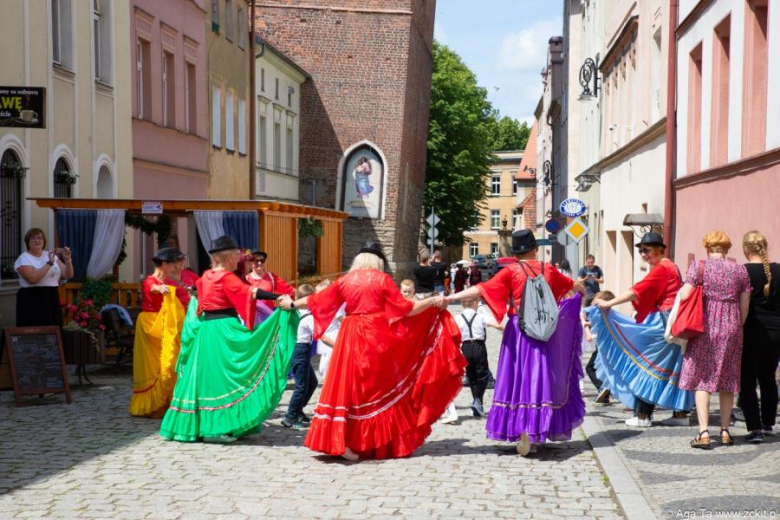 Międzypokoleniowa Biesiada Historyczna z Frankensteinem – radość, historia i wspólna zabawa