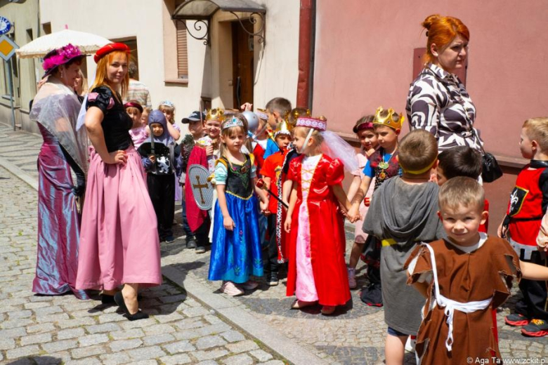 Międzypokoleniowa Biesiada Historyczna z Frankensteinem – radość, historia i wspólna zabawa