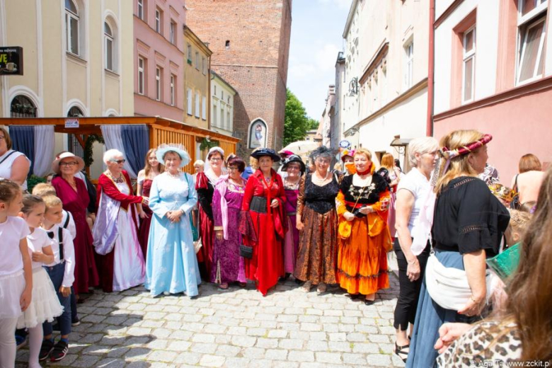 Międzypokoleniowa Biesiada Historyczna z Frankensteinem – radość, historia i wspólna zabawa