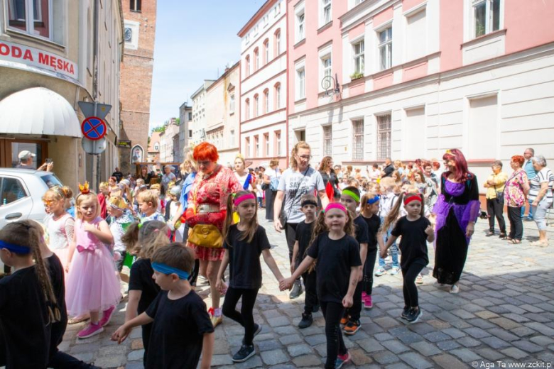 Międzypokoleniowa Biesiada Historyczna z Frankensteinem – radość, historia i wspólna zabawa