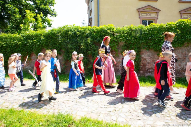 Międzypokoleniowa Biesiada Historyczna z Frankensteinem – radość, historia i wspólna zabawa