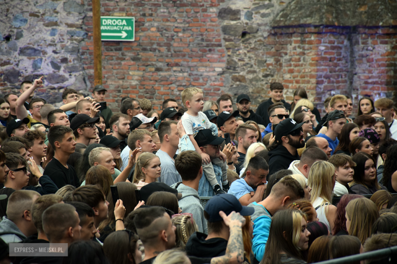 DonGURALesko, Guzior, Grubson i Danzel. Tłumy podczas Dni i Nocy Krzywej Wieży [foto]
