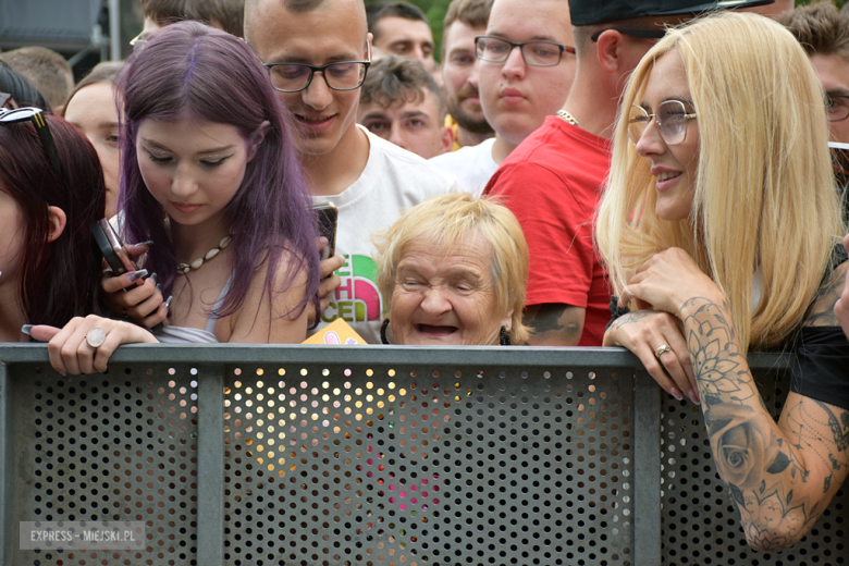 DonGURALesko, Guzior, Grubson i Danzel. Tłumy podczas Dni i Nocy Krzywej Wieży [foto]