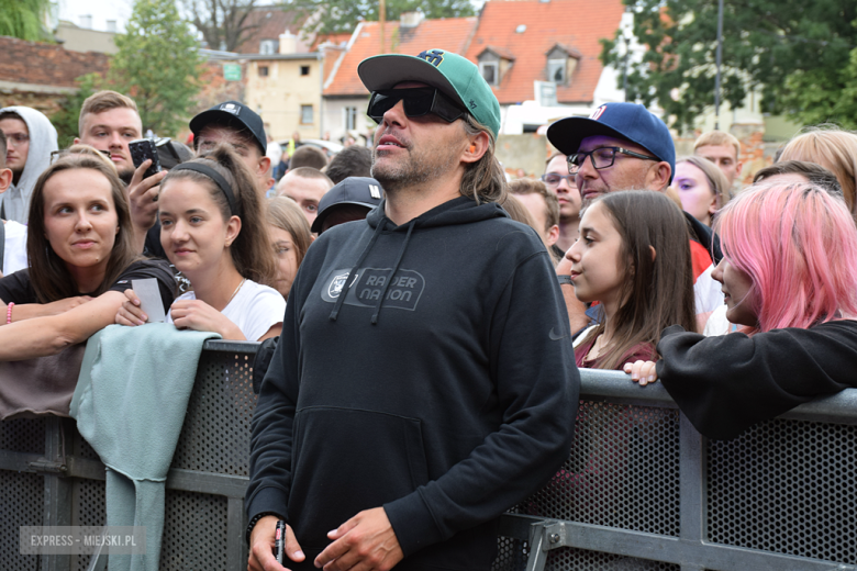 DonGURALesko, Guzior, Grubson i Danzel. Tłumy podczas Dni i Nocy Krzywej Wieży [foto]