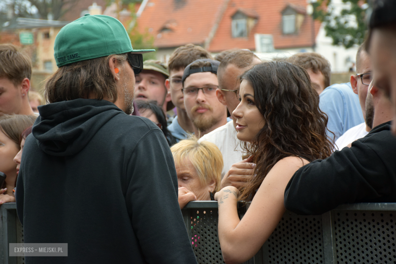DonGURALesko, Guzior, Grubson i Danzel. Tłumy podczas Dni i Nocy Krzywej Wieży [foto]
