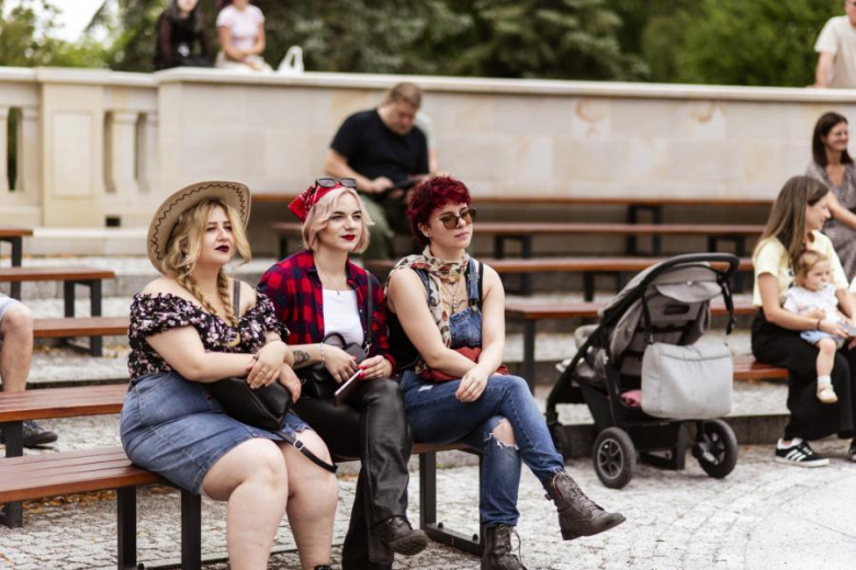 Wakacyjny Park Kultury w Złotym Stoku. Wystąpił zespół Tom J