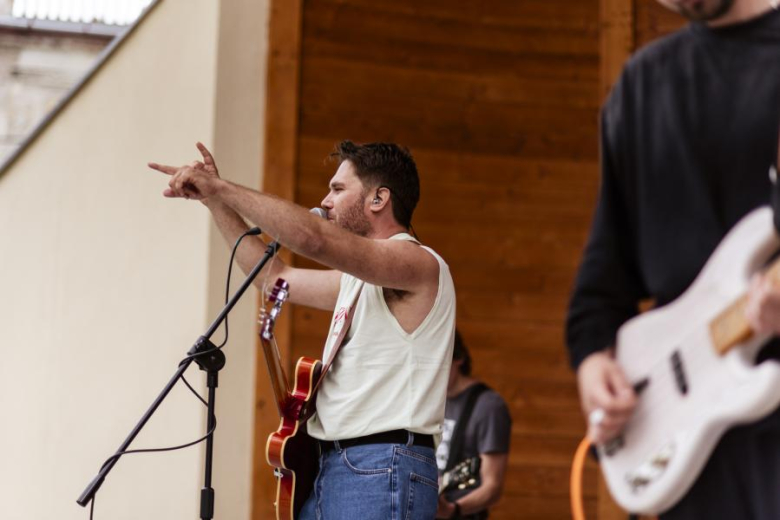 Wakacyjny Park Kultury w Złotym Stoku. Wystąpił zespół Tom J