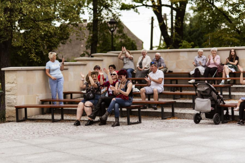 Wakacyjny Park Kultury w Złotym Stoku. Wystąpił zespół Tom J