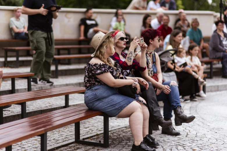 Wakacyjny Park Kultury w Złotym Stoku. Wystąpił zespół Tom J