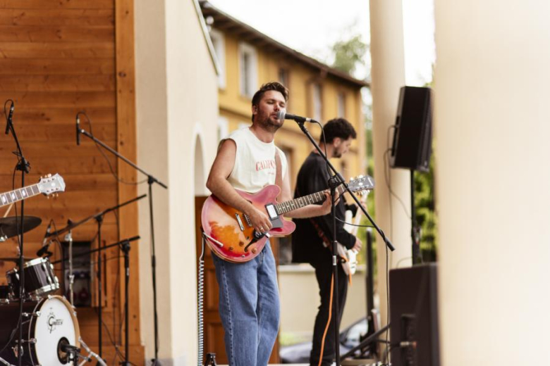Wakacyjny Park Kultury w Złotym Stoku. Wystąpił zespół Tom J