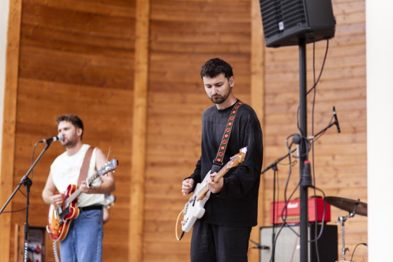 Wakacyjny Park Kultury w Złotym Stoku. Wystąpił zespół Tom J