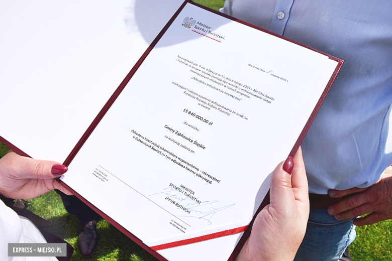 Niemal 16 mln zł na odbudowę nowoczesnego basenu odkrytego! „To wielki dzień dla Ząbkowic Śląskich”