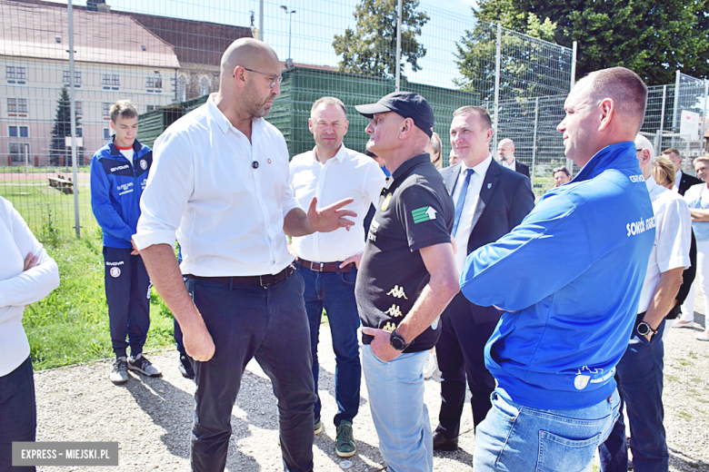 Minister Sportu i Turystyki oraz wicemarszałek Sejmu z wizytą w Kamieńcu Ząbkowickim
