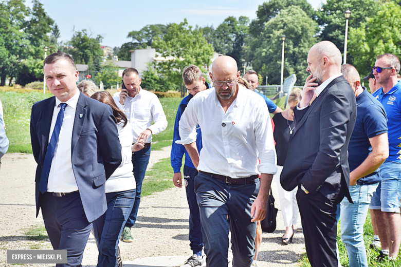 Minister Sportu i Turystyki oraz wicemarszałek Sejmu z wizytą w Kamieńcu Ząbkowickim
