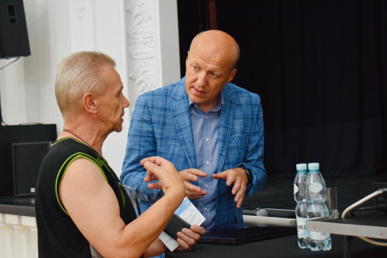 Ruszył Program Karty Seniora Aglomeracji Wrocławskiej – Jak otrzymać kartę i korzystać ze zniżek?