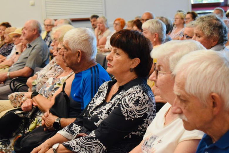 Ruszył Program Karty Seniora Aglomeracji Wrocławskiej – Jak otrzymać kartę i korzystać ze zniżek?