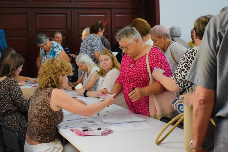 Ruszył Program Karty Seniora Aglomeracji Wrocławskiej – Jak otrzymać kartę i korzystać ze zniżek?