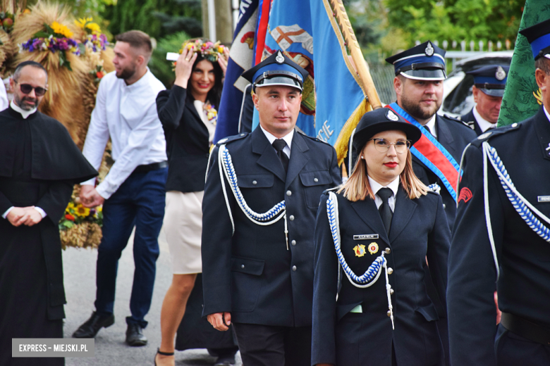 Tradycja połączona z dobrą zabawą i niepowtarzalny wyścig traktorów. Dożynki gminy Stoszowice