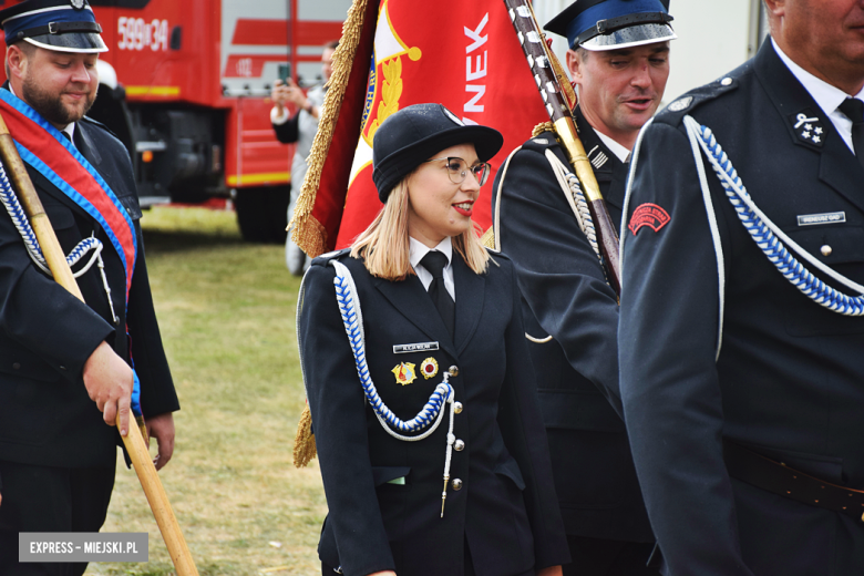 Tradycja połączona z dobrą zabawą i niepowtarzalny wyścig traktorów. Dożynki gminy Stoszowice