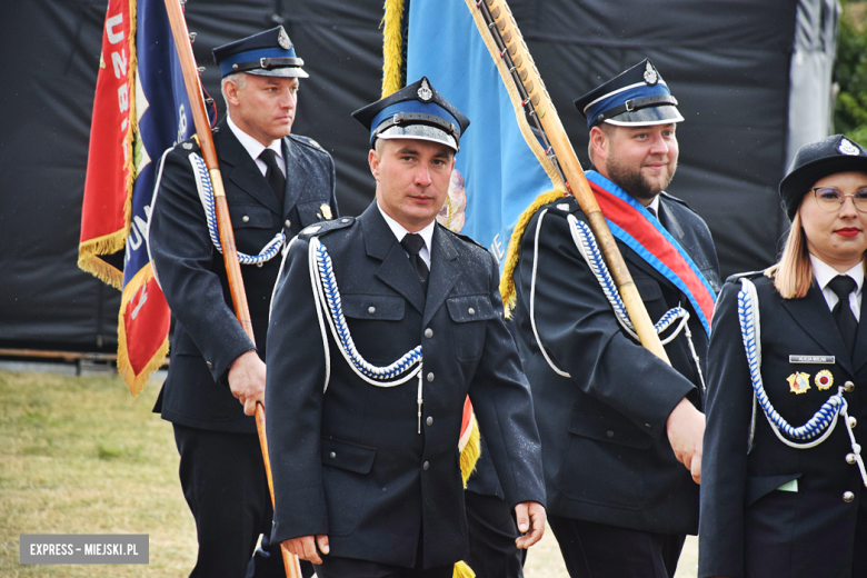 Tradycja połączona z dobrą zabawą i niepowtarzalny wyścig traktorów. Dożynki gminy Stoszowice