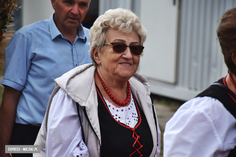 Tradycja połączona z dobrą zabawą i niepowtarzalny wyścig traktorów. Dożynki gminy Stoszowice